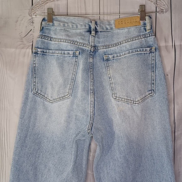 PacSun Destroyed Light Wash Denim Dad Jeans - Picture 11 of 13